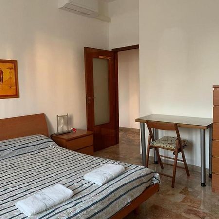 Comfortable Room Suitable 1-2 Pax Bologna Buitenkant foto