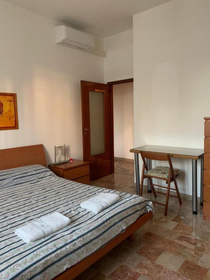 Comfortable Room Suitable 1-2 Pax Bologna Buitenkant foto