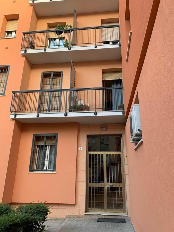 Comfortable Room Suitable 1-2 Pax Bologna Buitenkant foto
